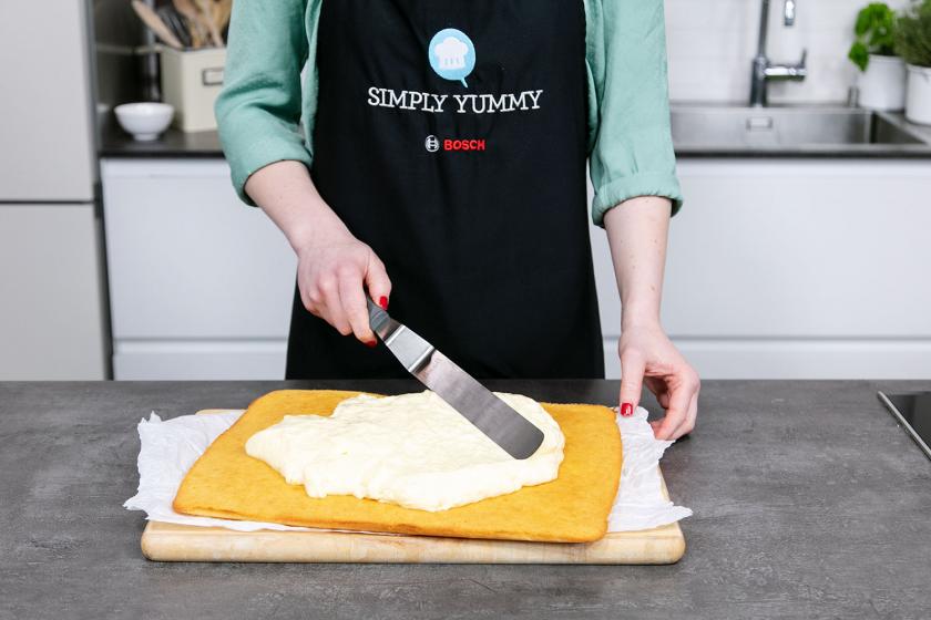 Spiegeleikuchen mit Schmand vom Blech | Simply Yummy