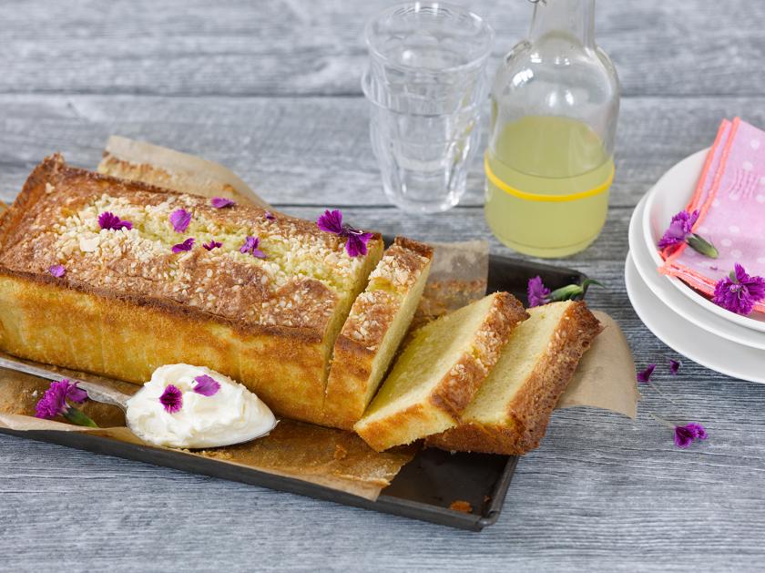 Weißer Schokoladenkuchen mit Frosting | Simply Yummy