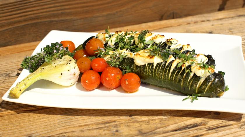 Hasselback-Zucchini mit Ziegenkäse