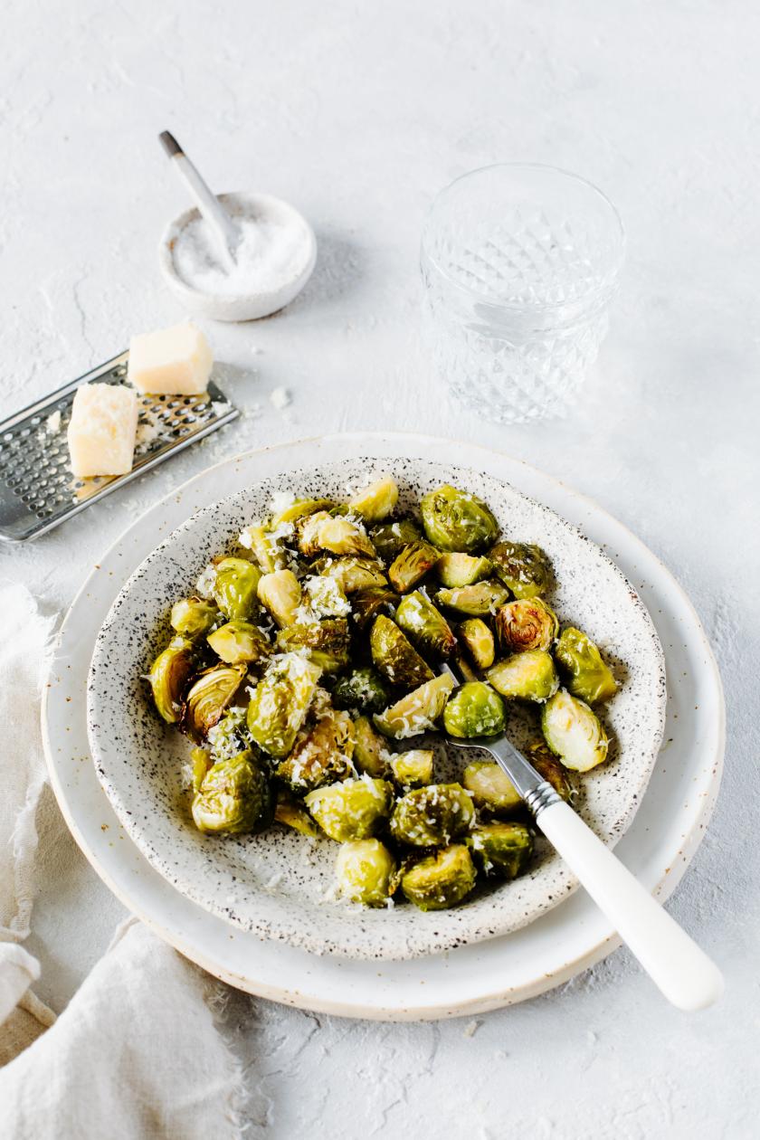 Karamellisierter Rosenkohl im Ofen mit Parmesan