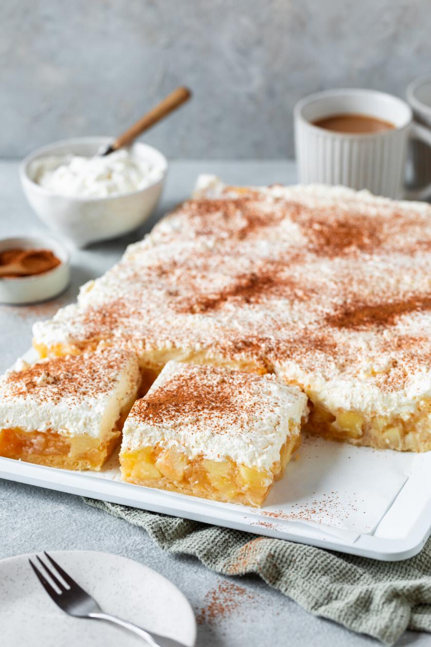 Sahne Apfeltorte einfach vom Blech | Simply Yummy