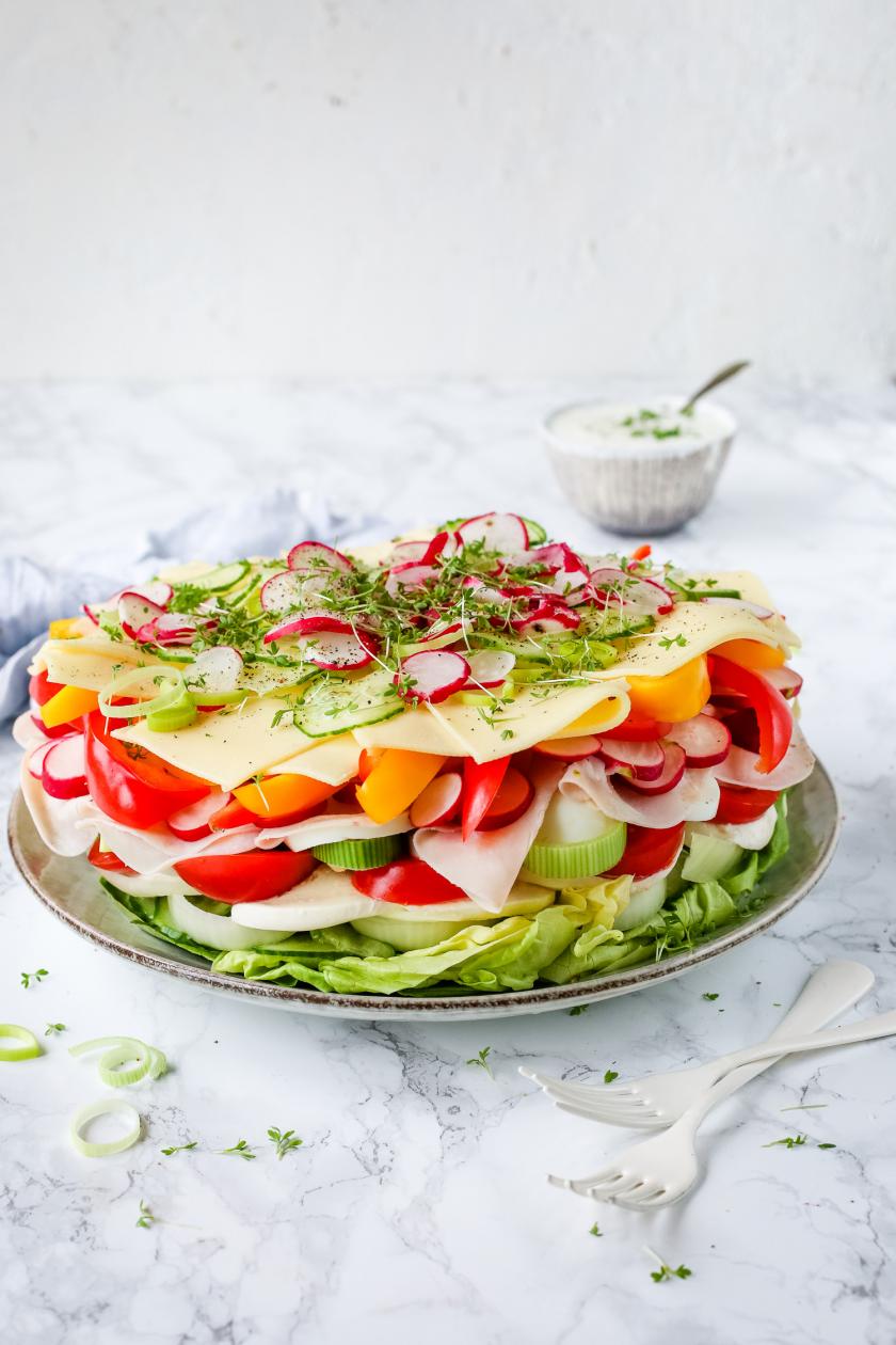 Salattorte - das beste Rezept für deine Party | Simply Yummy