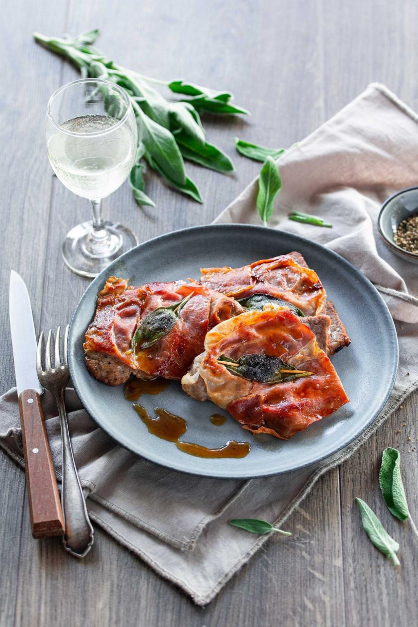 Kalbsschnitzel Mit Schinken Und Salbei Saltimbocca Alla Romana ...