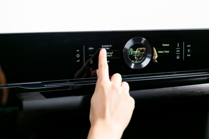 Backofen wird eingestellt.