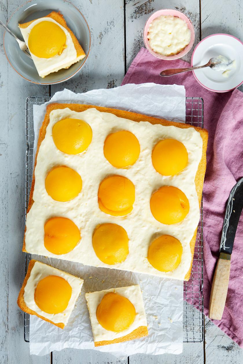 Spiegeleikuchen mit Schmand vom Blech | Simply Yummy
