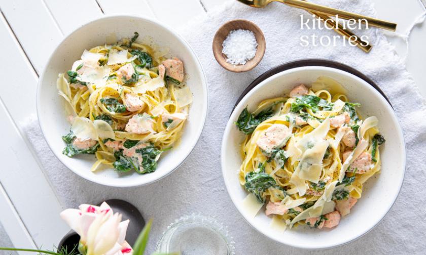 Tagliatelle mit Lachs in Spinat-Sahnesauce im Cookit | Simply Yummy
