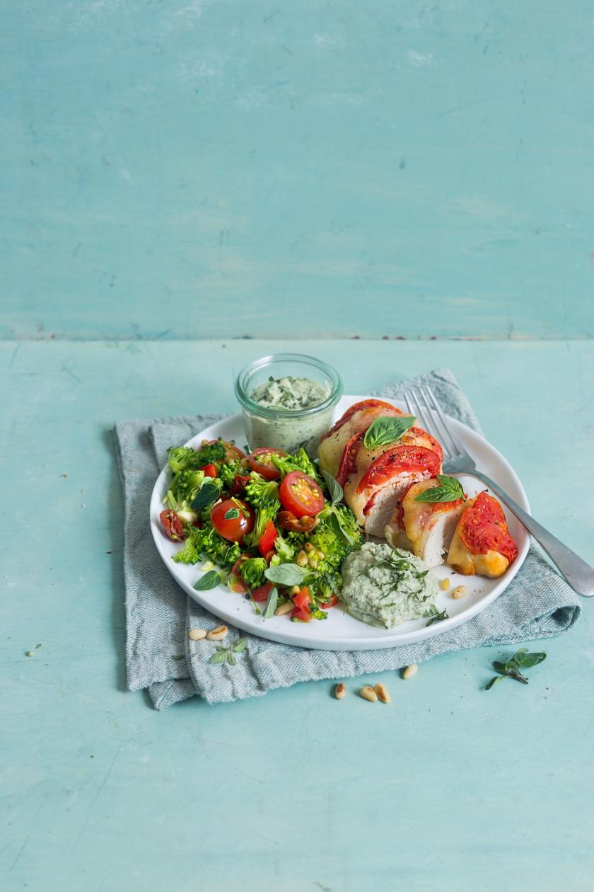 Tomate-Mozzarella-Hähnchen im Cookit | Simply Yummy