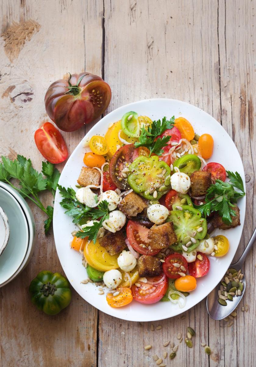 Tomaten-Brot-Salat à la Caprese