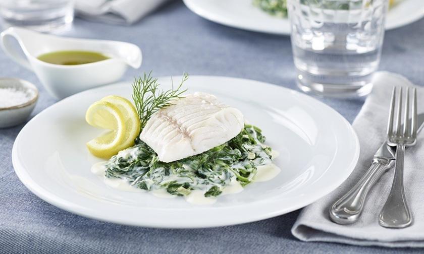 Zanderfilet gedämpft mit cremigem Blattspinat im Cookit | Simply Yummy