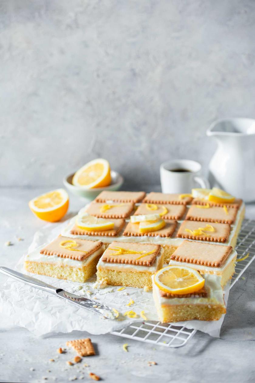 Zitronenschnitten mit Creme  Rezepte von Simply Yummy