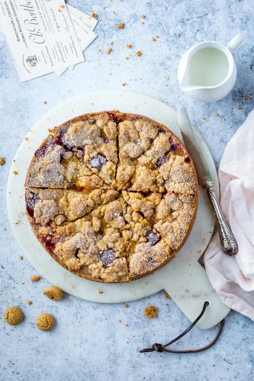 Zwetschgenkuchen mit Mürbeteig und Amaretti-Streuseln