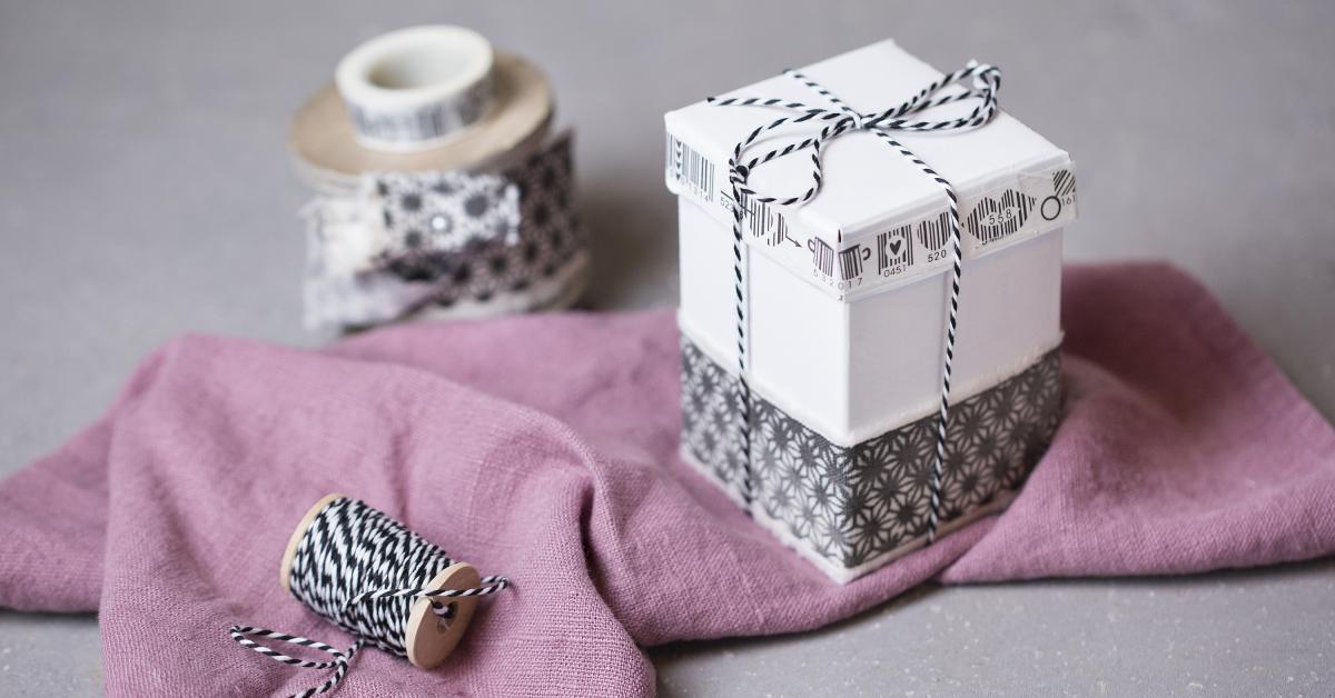 DIY Geschenkbox aus altem Milchkarton Simply Yummy