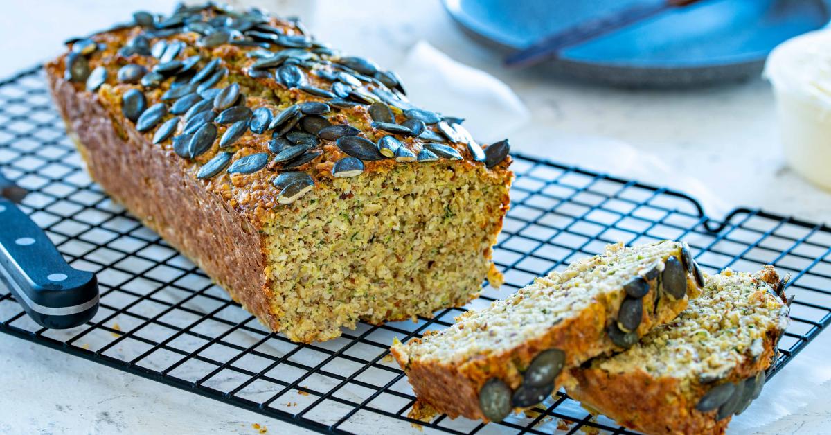 Zucchini-Brot mit Kürbiskernen im Cookit | Simply Yummy