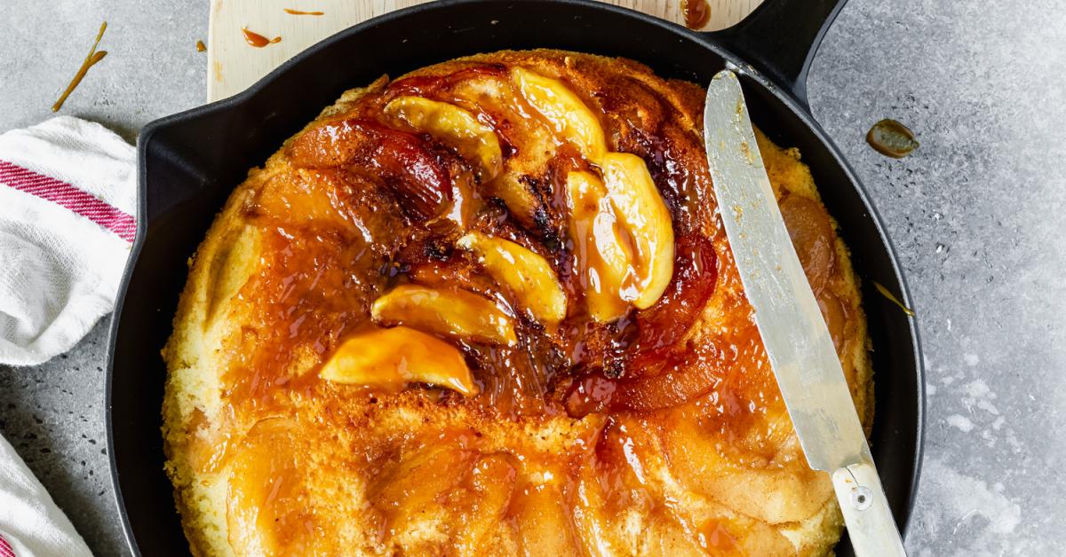 Apfelkuchen in der Pfanne - schnelles Rezept | Simply Yummy