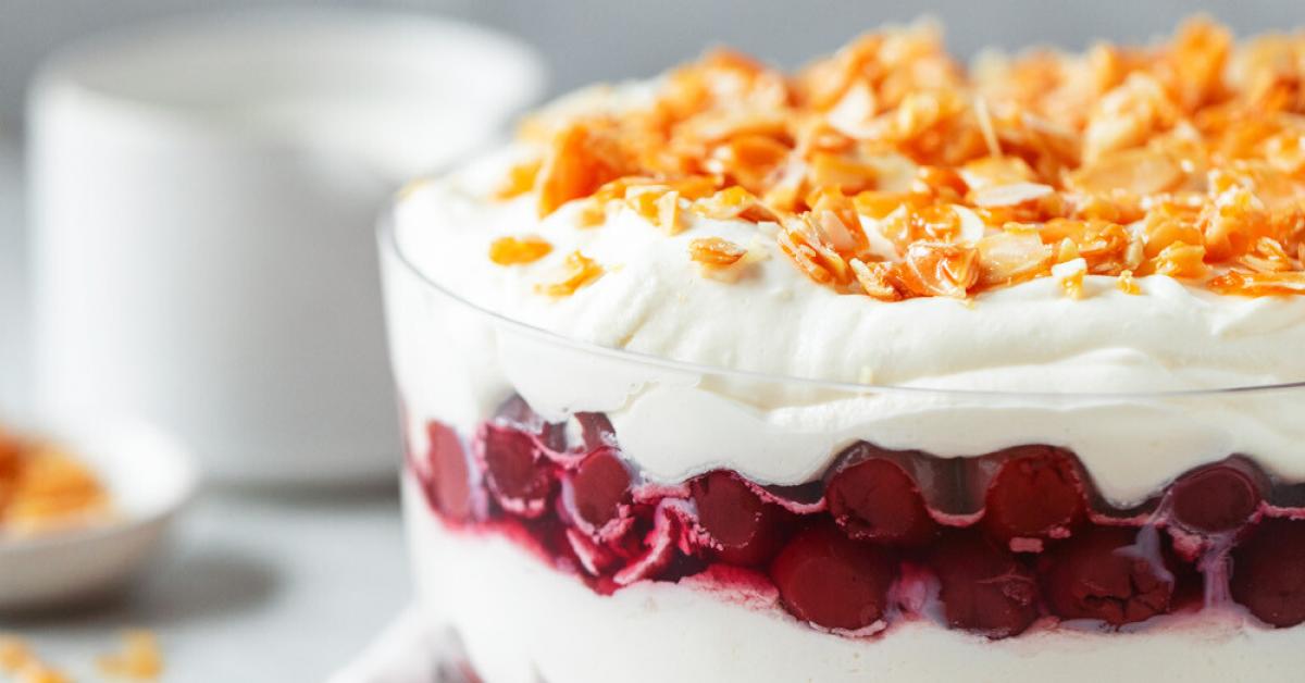 Engelscreme mit Kirschen ganz einfach | Simply Yummy