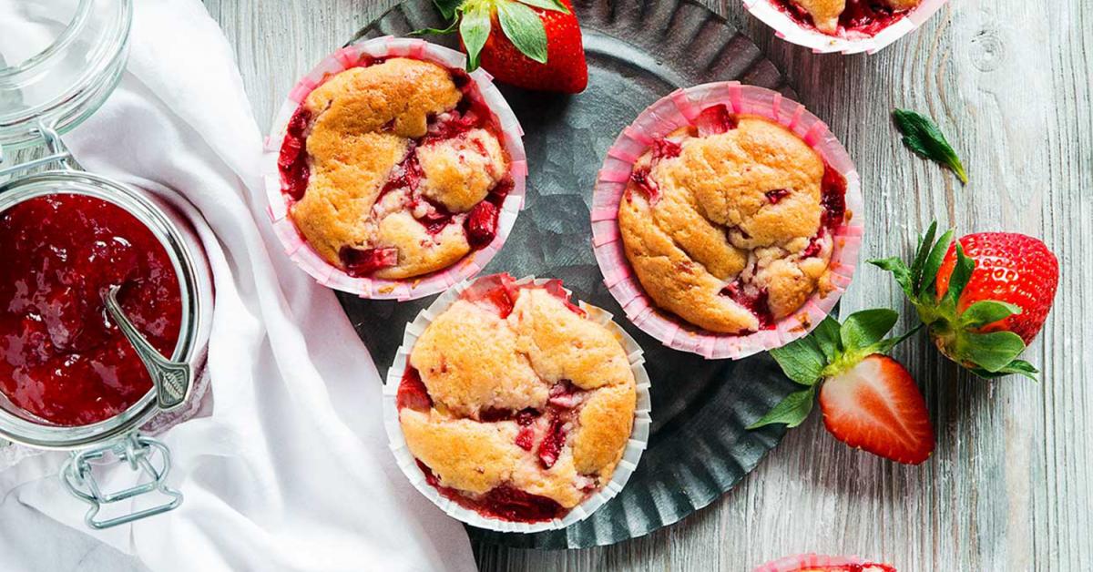 Erdbeer-Muffins mit Joghurt ohne Zucker | Simply Yummy