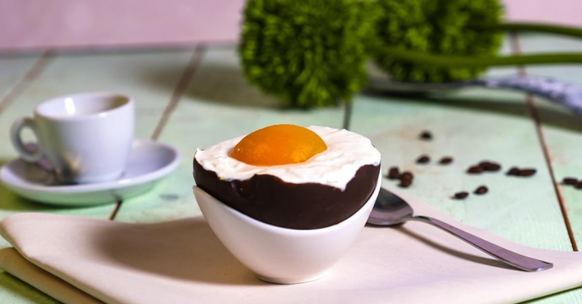 Falsches Spiegelei in der Schokoschale | Simply Yummy