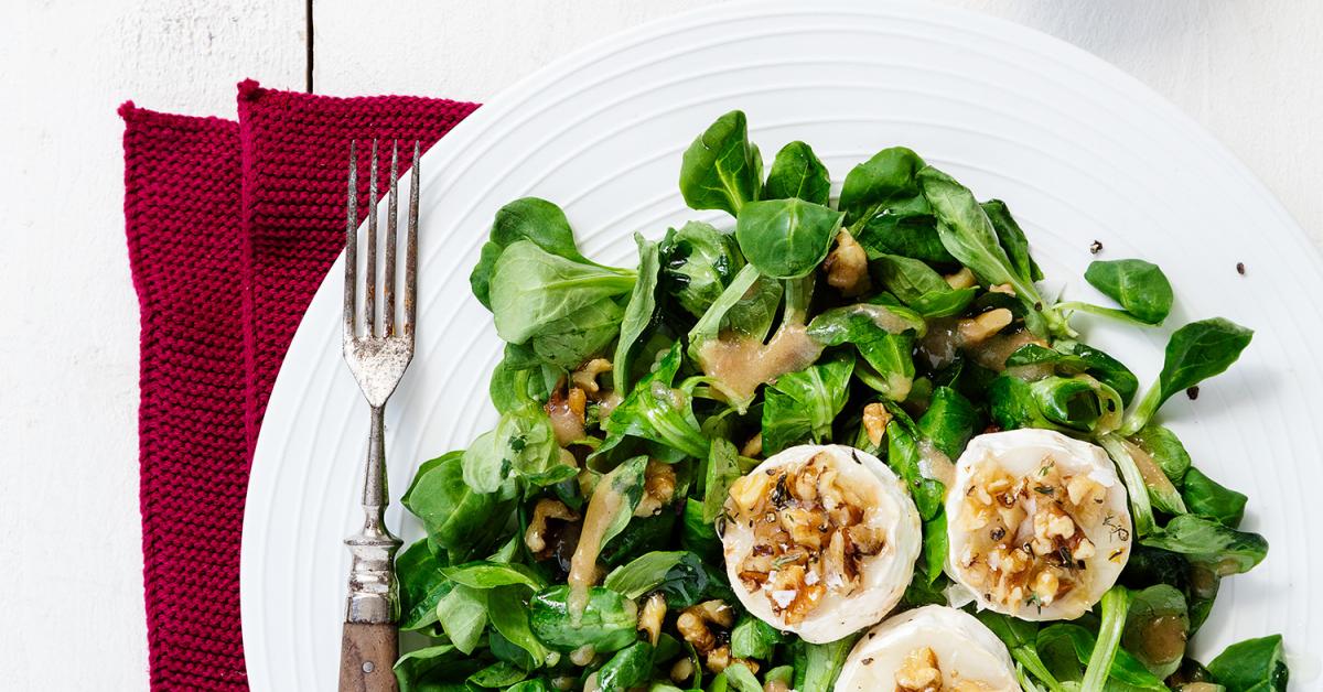 Feldsalat mit Ziegenkäse und Walnüssen | Simply Yummy