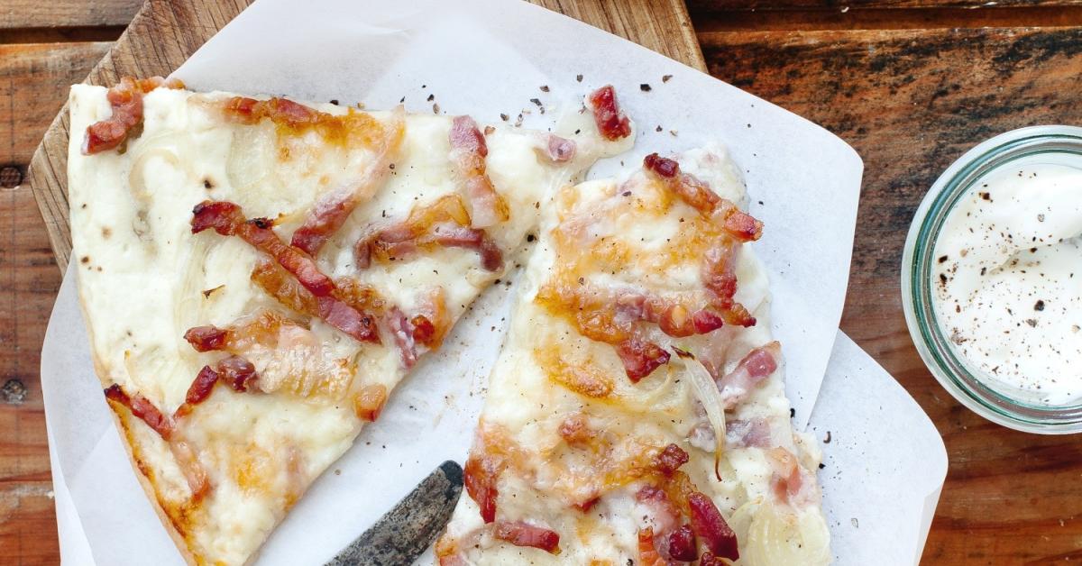 Flammkuchen Elsässer Art im Cookit | Rezept von Simply Yummy