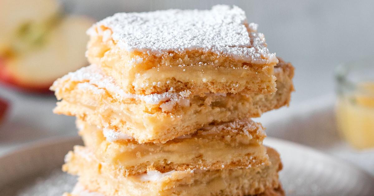 Bester gedeckter Apfelmuskuchen vom Blech | Simply Yummy