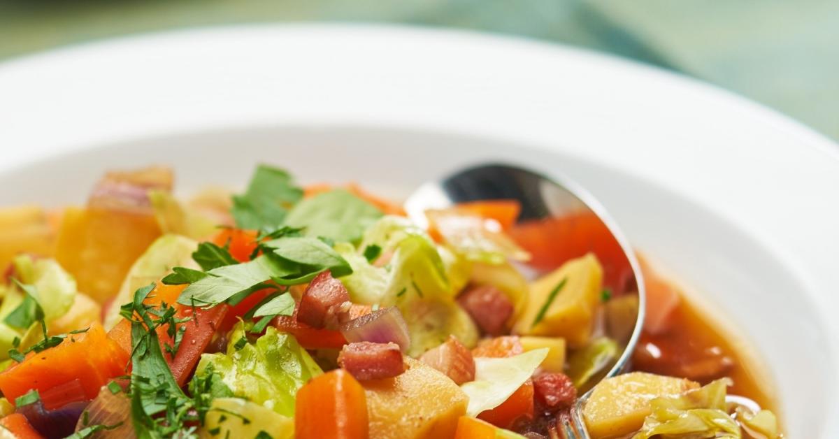 Gemüseeintopf mit Speck im Cookit | Simply Yummy