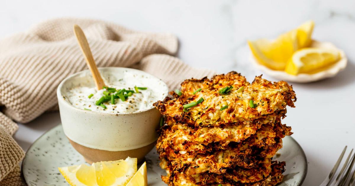 Schnelle Gemüsepuffer mit Hüttenkäse fettarm | Simply Yummy