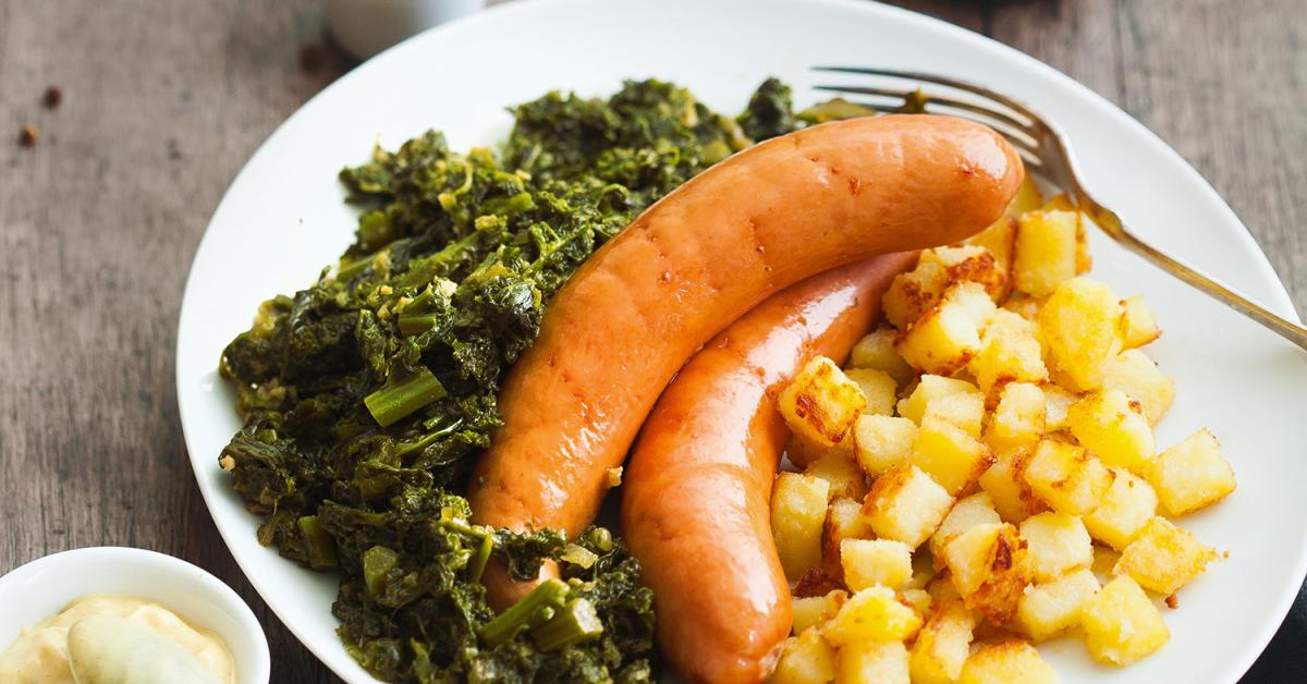 Grünkohl mit Wurst und Röstkartoffelwürfeln im Cookit | Simply Yummy