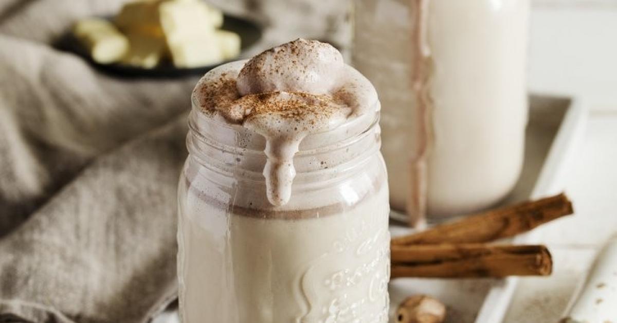 Heiße weiße Schokolade mit Kakaosahne im Cookit | Simply Yummy