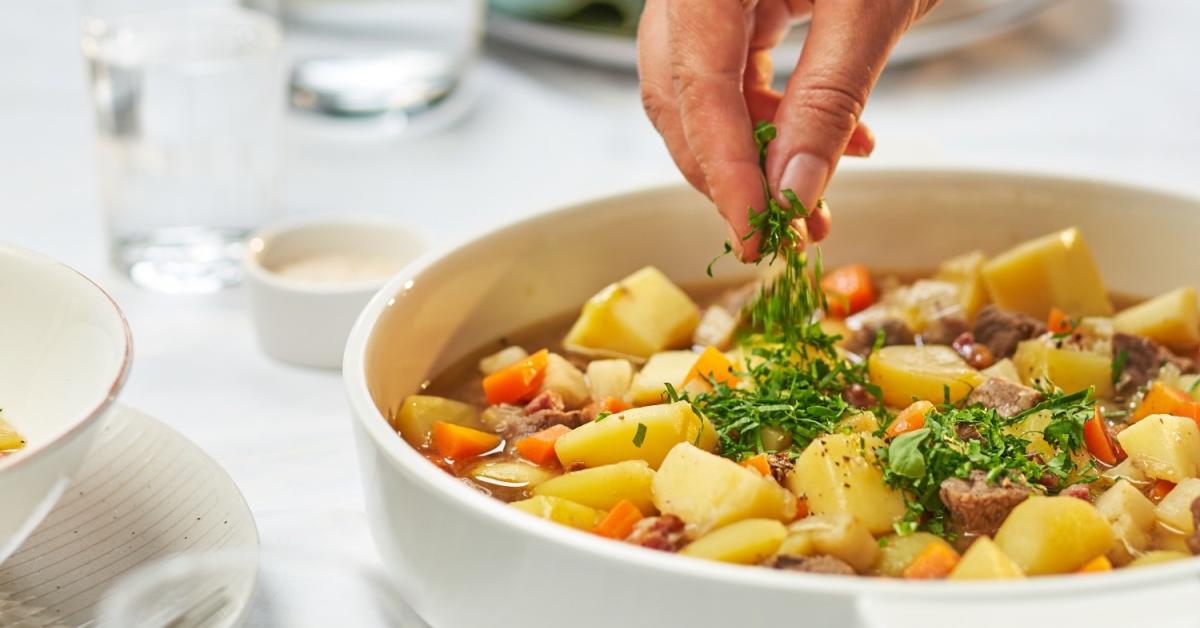 Kartoffelgulasch deftig im Cookit | Rezepte von Simply Yummy