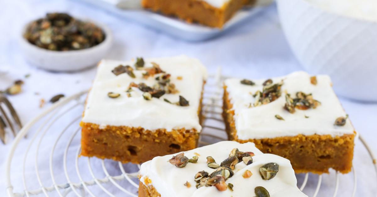 Kürbiskuchen vom Blech mit Frosting | Simply Yummy