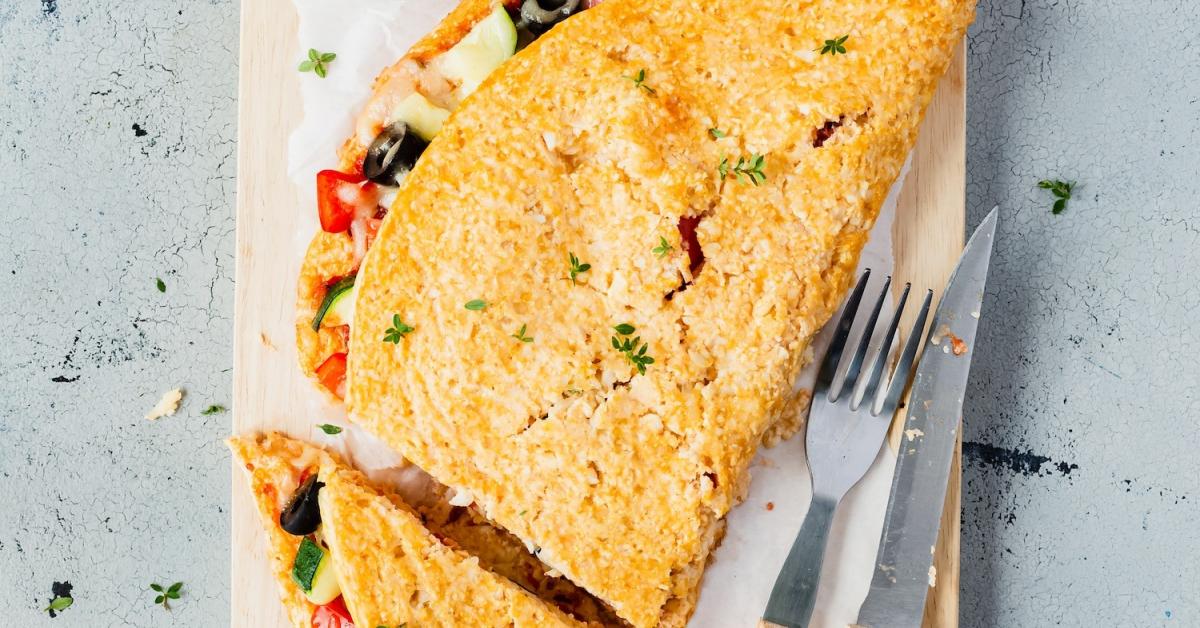 Low Carb Calzone mit BlumenkohlKäseTeig Simply Yummy