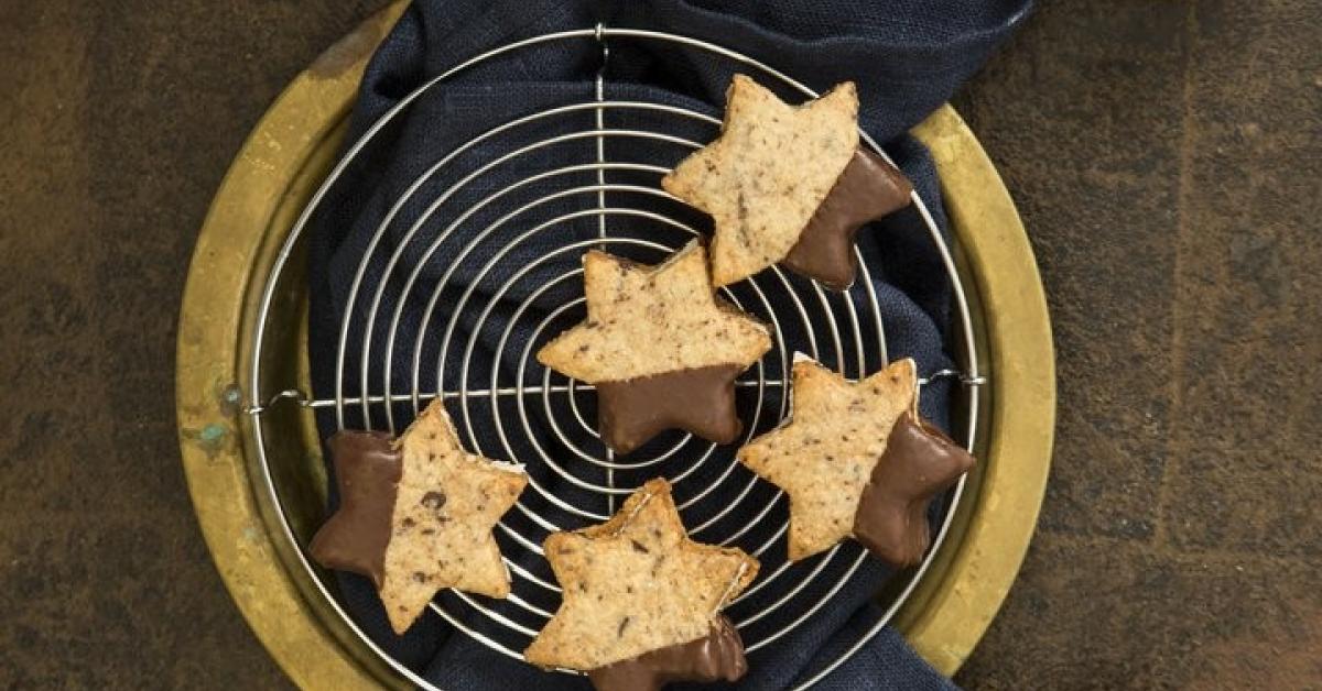 Mandelsterne mit Marzipan-Füllung im Cookit | Simply Yummy