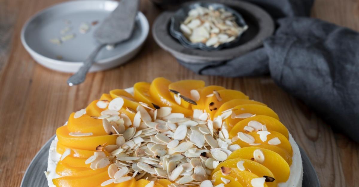 Pfirsich-Buttermilch-Torte im Cookit | Rezept von Simply Yummy