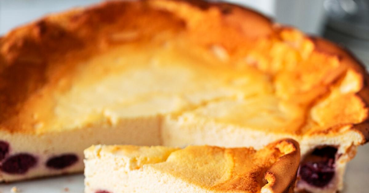 Saftiger Quarkkuchen mit Kirschen | Simply Yummy