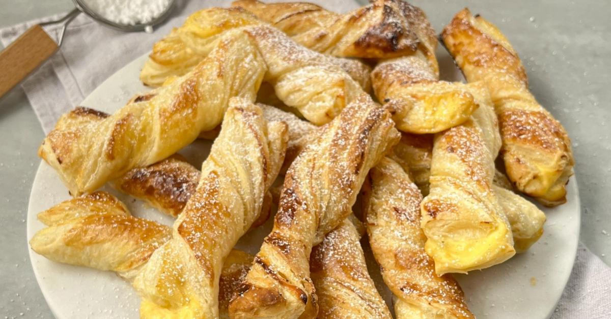 Süße Blätterteigstangen mit Quark| Simply Yummy