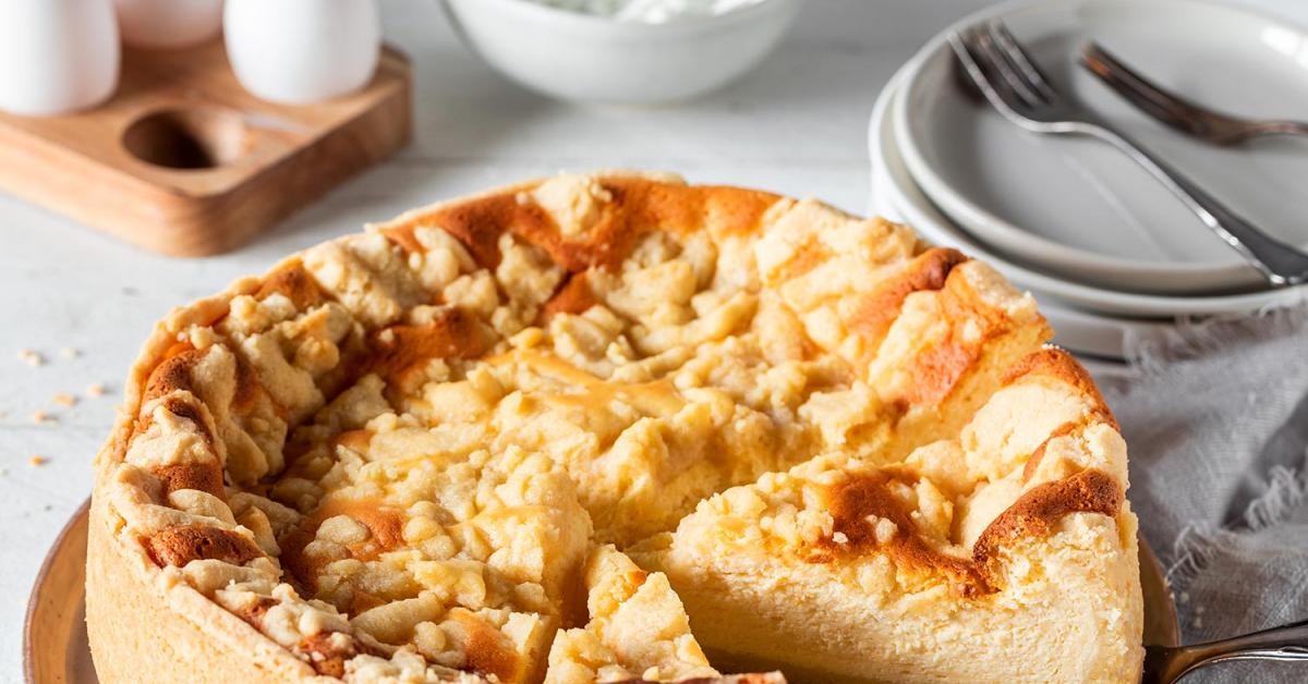 Schneller Käsekuchen mit Streuseln | Simply Yummy