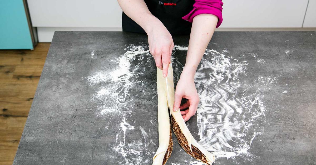 Nusszopf backen - Rezept mit bester Füllung | Simply Yummy