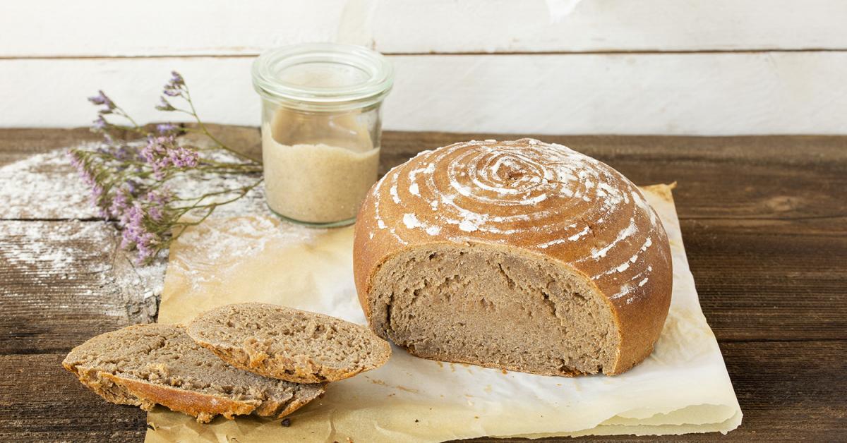 Roggenbrot backen - Rezept mit Sauerteig | Simply Yummy