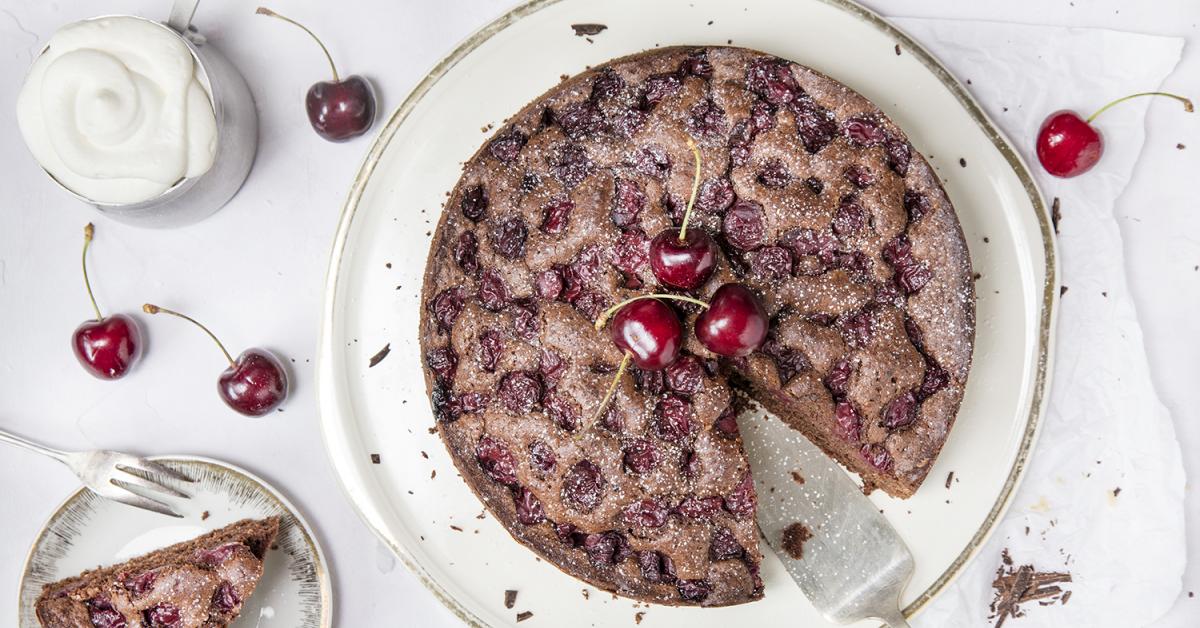 Schoko-Kirsch-Kuchen - so wird er saftig | Simply Yummy