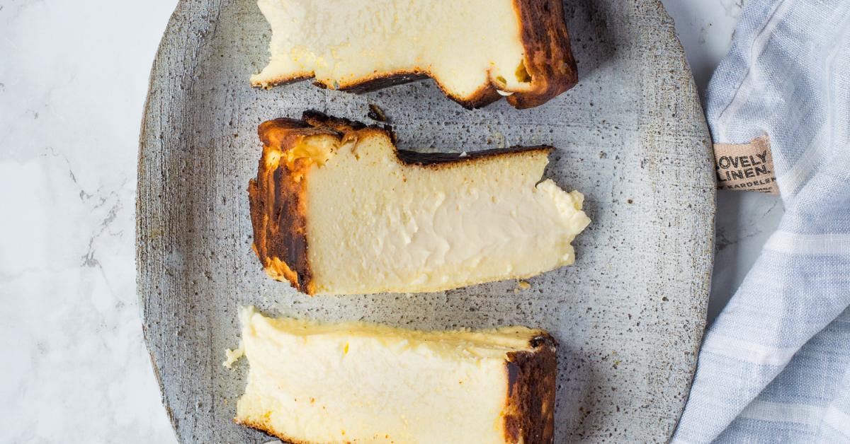Haydi aşamalı olarak hazırladığımız bu nefis san sebastian cheesecake tarifiyle. San Sebastian Cheesecake Tarifi : San Sebastian Cheesecake Bestes Rezept Simply Yummy