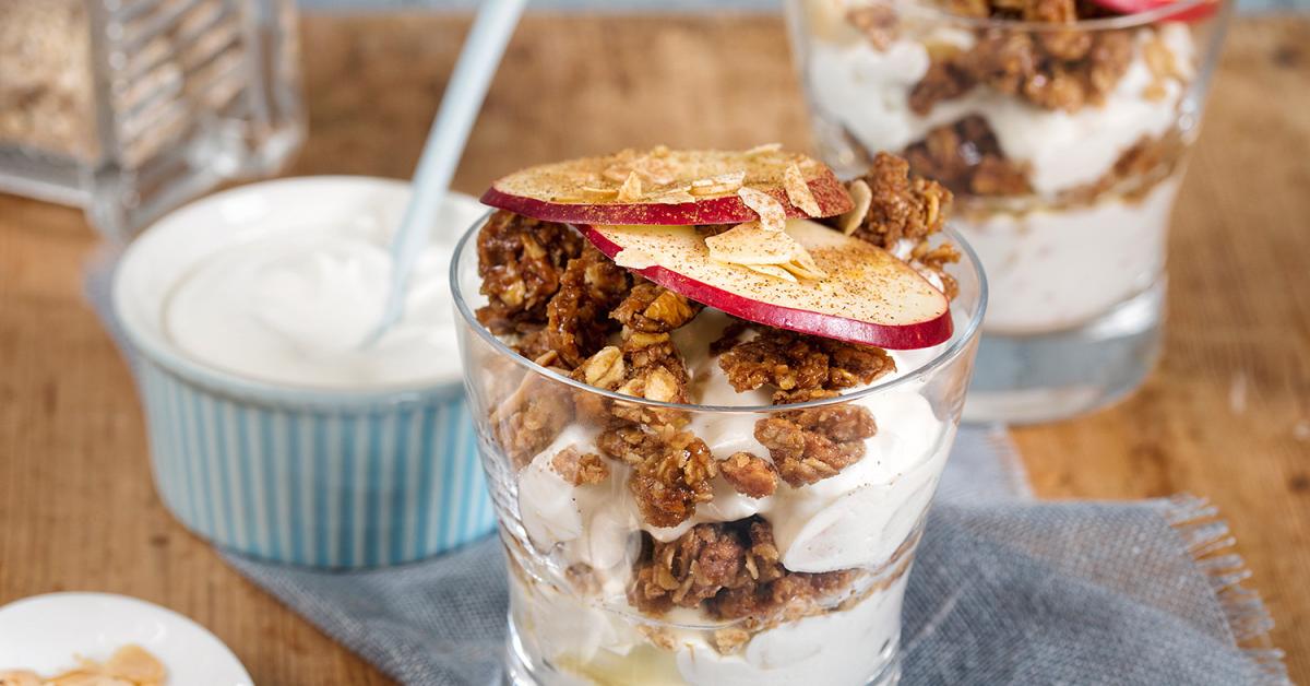 Schichtdessert mit Apfel-Zimt-Hafer-Karamell im Cookit | Simply Yummy Schichtdessert mit Apfel-Zimt-Hafer-Karamell im Cookit | Simply Yummy