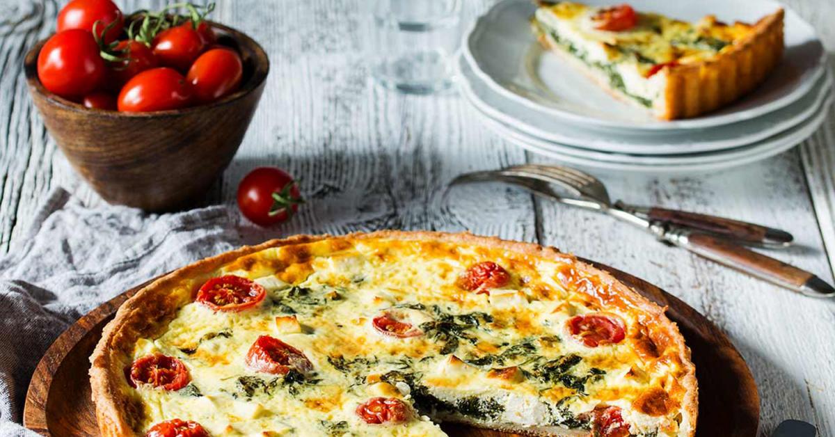 Spinat-Quiche mit Feta und Quarkboden | Simply Yummy