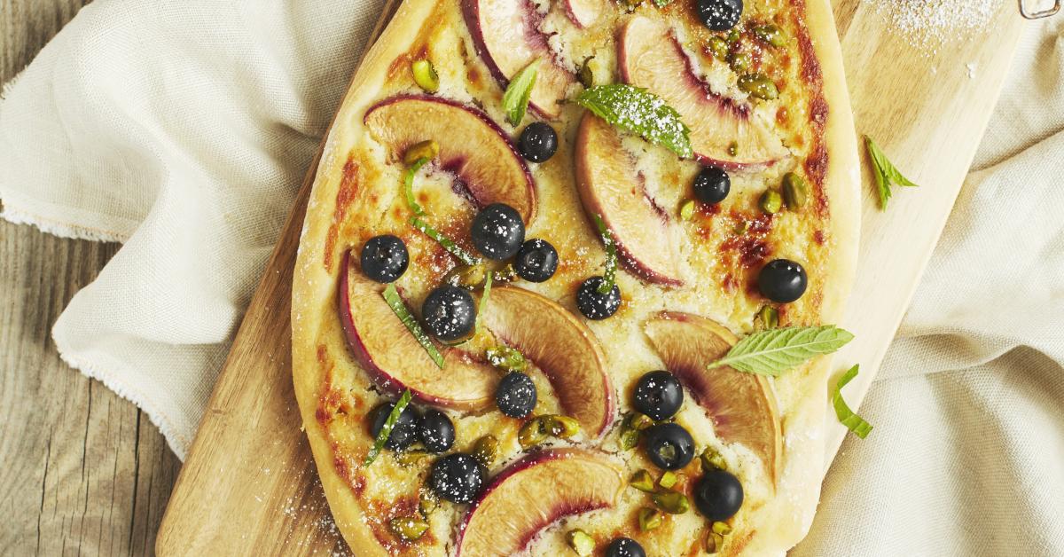 Süße Pizza mit Mascarpone und Obst | Simply Yummy
