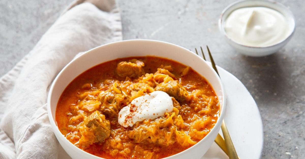 Szegediner Gulasch mit Sauerkraut im Cookit | Simply Yummy