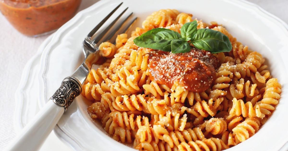 Tomatensoße aus dem Ofen | Rezepte von Simply Yummy