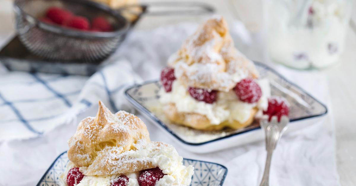 Windbeutel mit Himbeeren und Schoko-Sahne | Simply Yummy