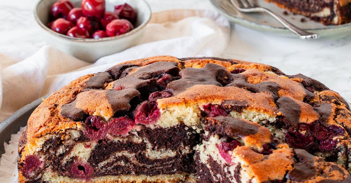 Zebrakuchen mit Kirschen | Rezepte von Simply Yummy