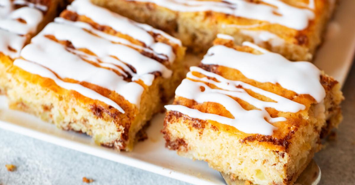 Saftiger Apfelkuchen mit Zimt vom Blech | Simply Yummy